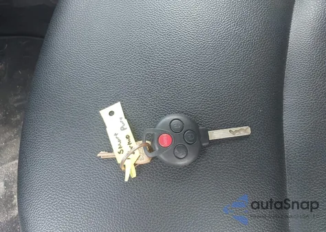 2015 Smart Fortwo Passion/Pure из США, поврежденный, VIN WMEEJ3BA1FK810942